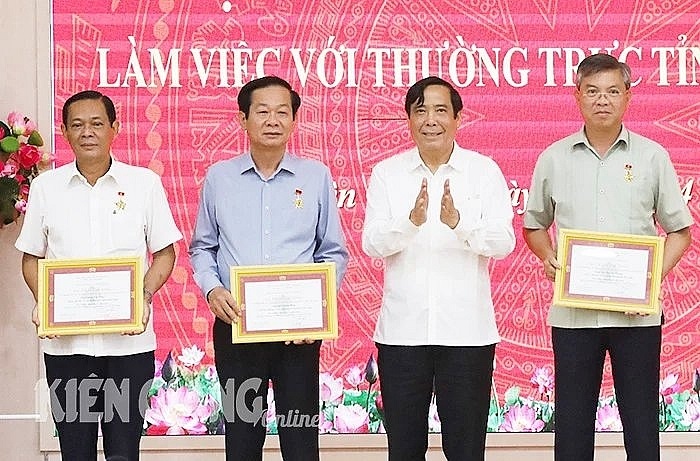 Đoàn Công tác của Trung ương Hội NCT Việt Nam làm việc với Thường trực Tỉnh ủy Kiên Giang: 